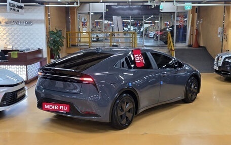 Toyota Prius IV XW50, 2023 год, 3 261 572 рублей, 4 фотография