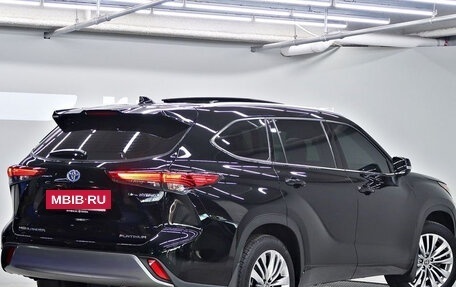 Toyota Highlander, 2023 год, 4 481 896 рублей, 2 фотография