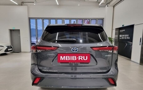 Toyota Highlander, 2023 год, 4 338 328 рублей, 4 фотография