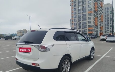 Mitsubishi Outlander III рестайлинг 3, 2013 год, 945 000 рублей, 5 фотография