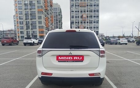 Mitsubishi Outlander III рестайлинг 3, 2013 год, 945 000 рублей, 6 фотография