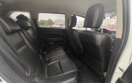 Mitsubishi Outlander III рестайлинг 3, 2013 год, 945 000 рублей, 13 фотография