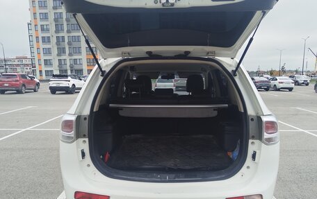 Mitsubishi Outlander III рестайлинг 3, 2013 год, 945 000 рублей, 17 фотография