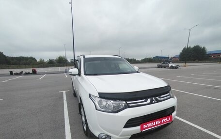Mitsubishi Outlander III рестайлинг 3, 2013 год, 945 000 рублей, 19 фотография