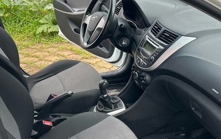 Hyundai Solaris II рестайлинг, 2013 год, 830 000 рублей, 12 фотография