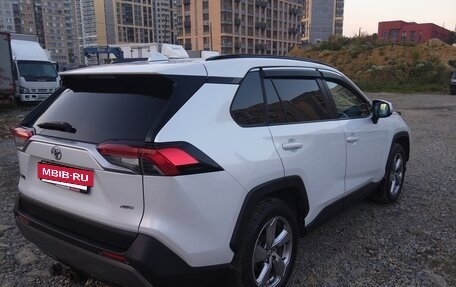 Toyota RAV4, 2020 год, 3 900 000 рублей, 5 фотография