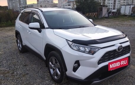 Toyota RAV4, 2020 год, 3 900 000 рублей, 2 фотография