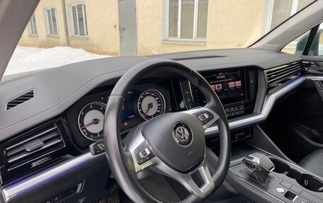 Volkswagen Touareg III, 2019 год, 5 700 000 рублей, 5 фотография
