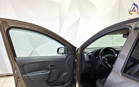 Renault Logan II, 2019 год, 600 000 рублей, 21 фотография