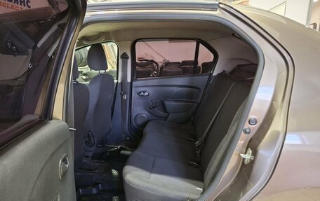 Renault Logan II, 2019 год, 600 000 рублей, 24 фотография