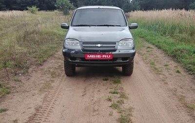 Chevrolet Niva I рестайлинг, 2004 год, 260 000 рублей, 1 фотография