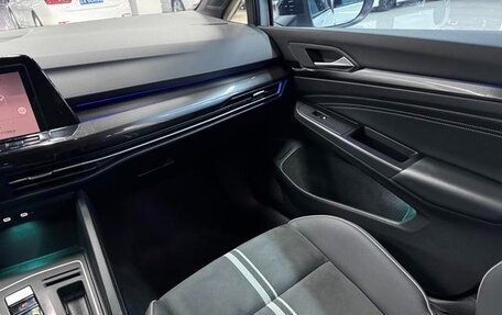 Volkswagen Golf VIII, 2021 год, 1 512 000 рублей, 13 фотография
