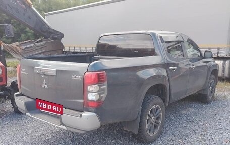 Mitsubishi L200 IV рестайлинг, 2022 год, 2 870 000 рублей, 2 фотография
