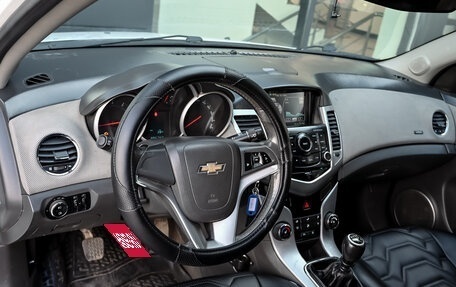 Chevrolet Cruze II, 2010 год, 495 000 рублей, 12 фотография