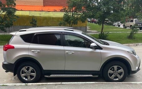 Toyota RAV4, 2015 год, 1 950 000 рублей, 6 фотография