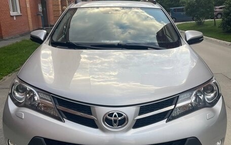 Toyota RAV4, 2015 год, 1 950 000 рублей, 8 фотография