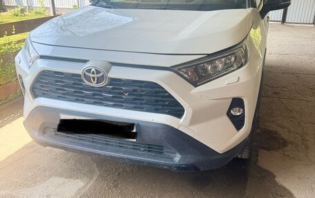 Toyota RAV4, 2021 год, 3 800 000 рублей, 2 фотография
