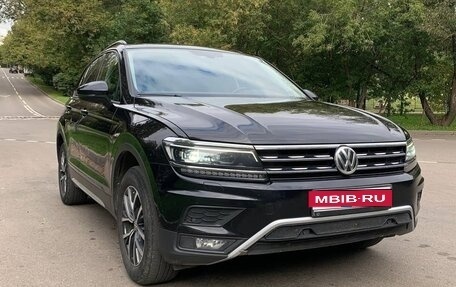 Volkswagen Tiguan II, 2018 год, 2 850 000 рублей, 1 фотография