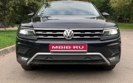 Volkswagen Tiguan II, 2018 год, 2 850 000 рублей, 3 фотография