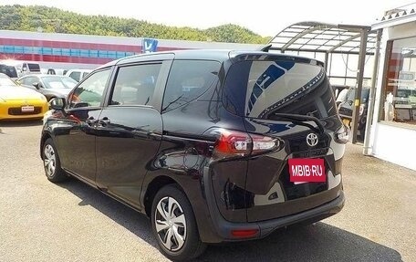 Toyota Sienta II, 2022 год, 1 290 000 рублей, 6 фотография