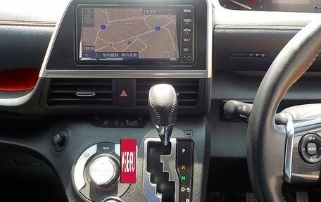 Toyota Sienta II, 2022 год, 1 290 000 рублей, 10 фотография