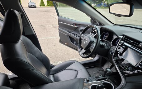 Toyota Camry, 2018 год, 2 200 000 рублей, 5 фотография