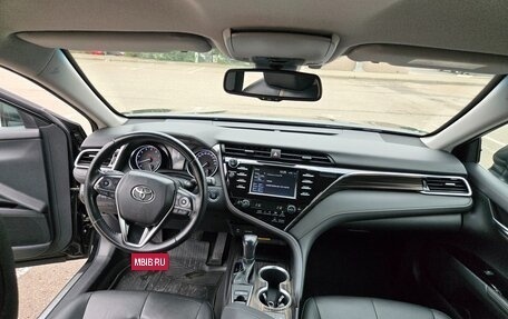 Toyota Camry, 2018 год, 2 200 000 рублей, 6 фотография