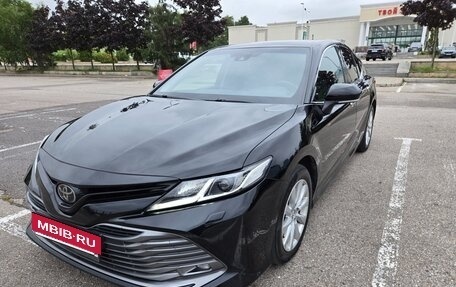 Toyota Camry, 2018 год, 2 200 000 рублей, 11 фотография