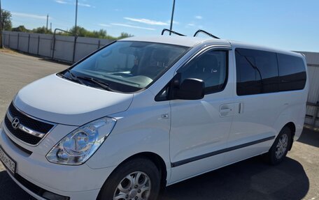 Hyundai Grand Starex Grand Starex I рестайлинг 2, 2011 год, 1 840 000 рублей, 3 фотография