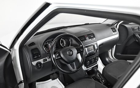 Skoda Yeti I рестайлинг, 2015 год, 1 099 000 рублей, 10 фотография