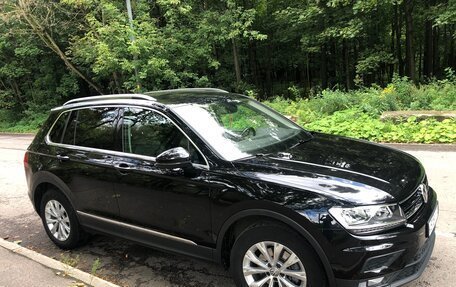 Volkswagen Tiguan II, 2018 год, 2 500 000 рублей, 2 фотография