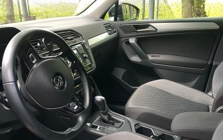 Volkswagen Tiguan II, 2018 год, 2 500 000 рублей, 5 фотография