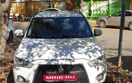 Mitsubishi Outlander III рестайлинг 3, 2011 год, 1 300 000 рублей, 1 фотография