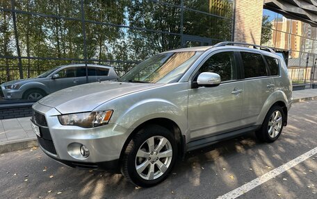 Mitsubishi Outlander III рестайлинг 3, 2010 год, 950 000 рублей, 1 фотография