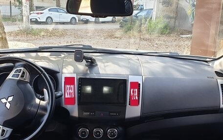 Mitsubishi Outlander III рестайлинг 3, 2011 год, 1 300 000 рублей, 3 фотография
