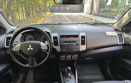 Mitsubishi Outlander III рестайлинг 3, 2010 год, 950 000 рублей, 7 фотография