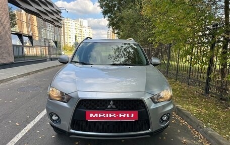 Mitsubishi Outlander III рестайлинг 3, 2010 год, 950 000 рублей, 6 фотография