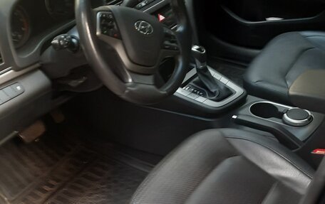 Hyundai Elantra VI рестайлинг, 2016 год, 1 500 000 рублей, 5 фотография