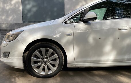 Opel Astra J, 2010 год, 900 000 рублей, 2 фотография