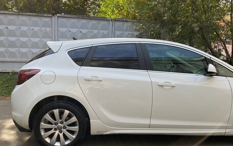 Opel Astra J, 2010 год, 900 000 рублей, 6 фотография