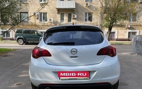 Opel Astra J, 2010 год, 900 000 рублей, 4 фотография