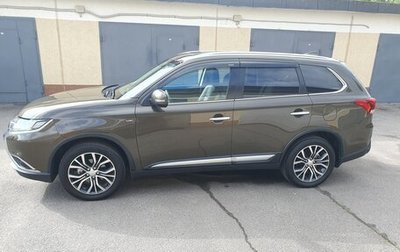 Mitsubishi Outlander III рестайлинг 3, 2015 год, 2 710 000 рублей, 1 фотография