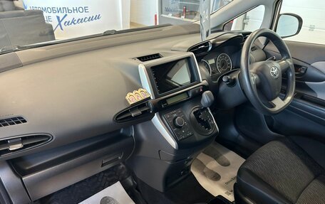 Toyota Wish II, 2010 год, 1 379 000 рублей, 13 фотография