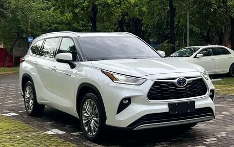 Toyota Highlander, 2022 год, 3 426 000 рублей, 1 фотография