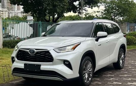 Toyota Highlander, 2022 год, 3 426 000 рублей, 3 фотография