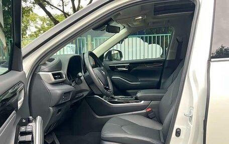 Toyota Highlander, 2022 год, 3 426 000 рублей, 14 фотография