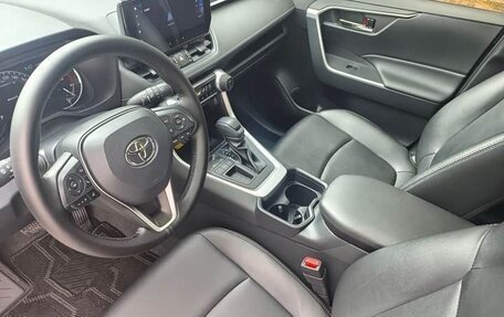Toyota RAV4, 2023 год, 2 400 000 рублей, 4 фотография
