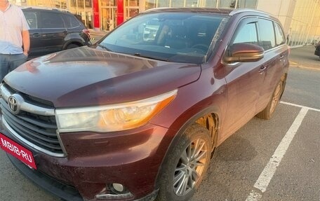 Toyota Highlander III, 2014 год, 2 375 000 рублей, 1 фотография