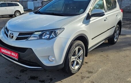 Toyota RAV4, 2015 год, 1 699 999 рублей, 4 фотография