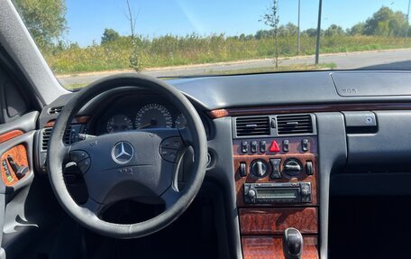 Mercedes-Benz E-Класс, 2001 год, 850 000 рублей, 10 фотография